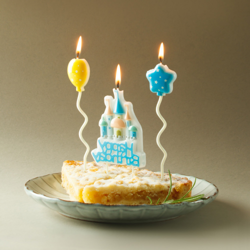 FNtastic  506-206 FNtastic Набор свечей для торта, с тортом, 16 см, 2 цвета, парафин